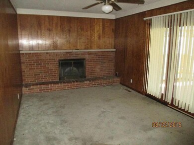 2667 Maywood Rd, Columbus, OH 43232 - photo 7