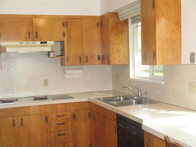 1404 NE Laura Ct, Grants Pass, OR 97526 - photo 3