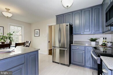 5922 Dorchester Way, Rockville, MD 20852 - photo 2