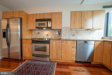 Independence Place unit 407H, Philadelphia, PA 19106 - photo 7