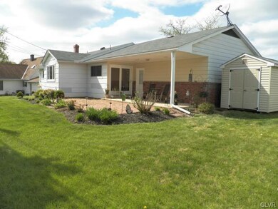 6860 Linden Cir, Macungie, PA 18062 - photo 6