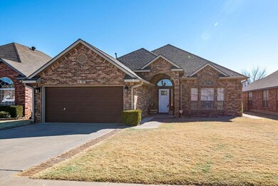 1820 NE 11th St, Moore, OK 73160 - photo 2