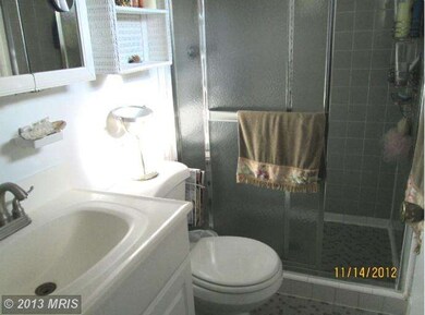 616 Rollins Ave, Rockville, MD 20852 - photo 5