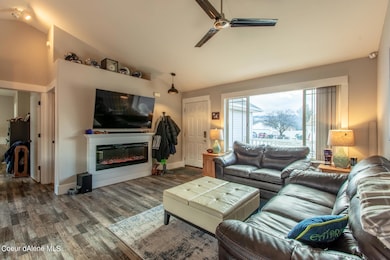 7_Living Room