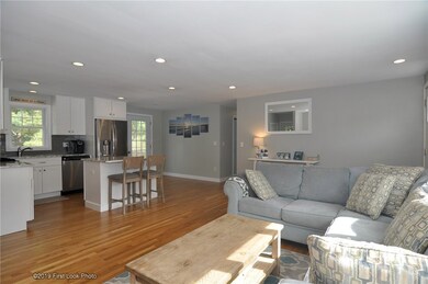 21 Knollwood Cir, North Kingstown, RI 02852 - photo 4