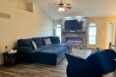 600 Copper Line Rd, Maryville, IL 62062 - photo 3