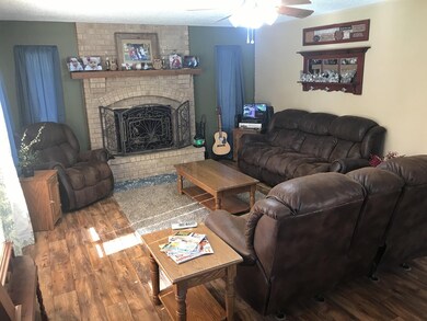 Home for Sale in Thayer, MO1