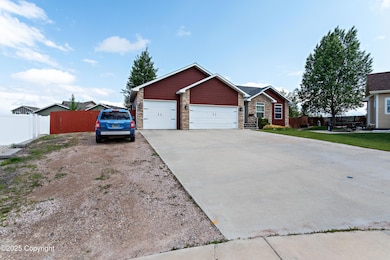 4311 Quarter Circle Ct, Gillette, WY 82718 - photo 3