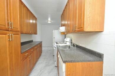 Valentine Gardens Cooperative unit 4H, Yonkers, NY 10705 - photo 7