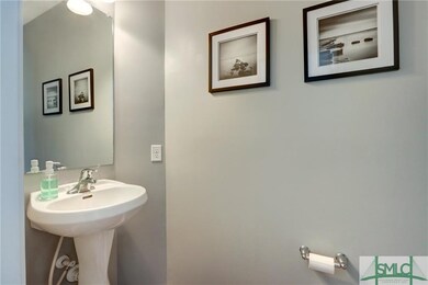 1/2 Bathroom Main floor