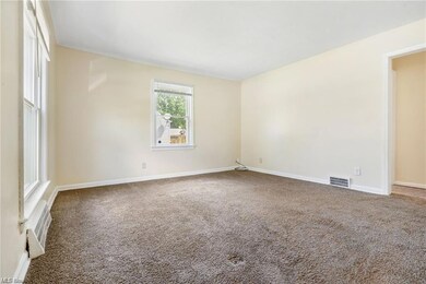 19402 Maple Heights Blvd, Maple Heights, OH 44137 - photo 5