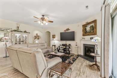 06-2159 Frewin Ct03