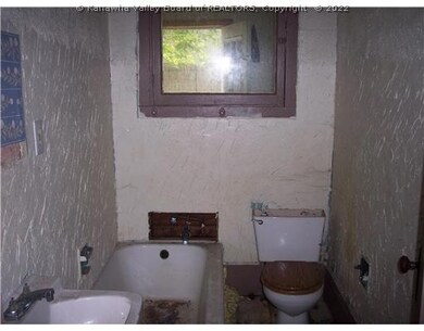 Main Level Bathroom.