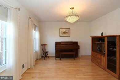 14708 Dunleith St, North Potomac, MD 20878 - photo 3