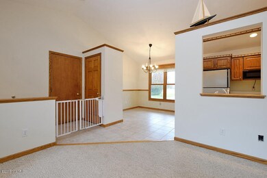 830 E. Lyons-8