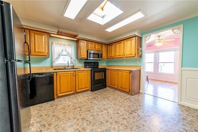 126 Little Pond Rd, Wakefield, RI 02879 - photo 7