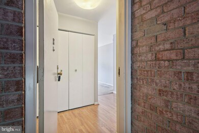 3101 Buccaneer Ct unit 202, Fairfax, VA 22031 - photo 2