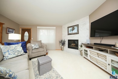 3300 3500 W unit 201, Sioux Falls, SD 57108 - photo 2
