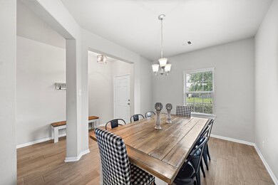 1027 Cash St, Alvin, TX 77511 - photo 3