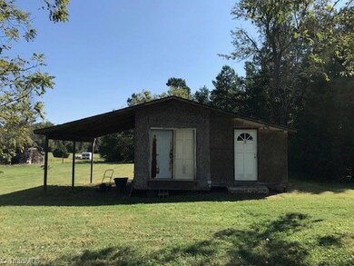 6739 Coltrane Mill Rd, Greensboro, NC 27406 - photo 5