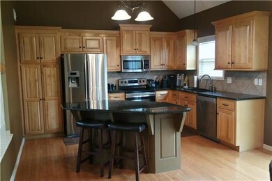 424 River Birch Rd, Raymore, MO 64083 - photo 3