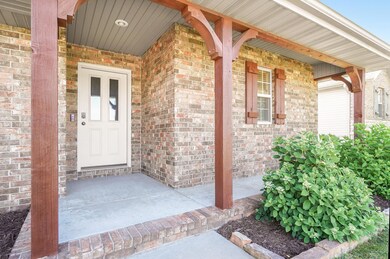 302 N Leeann Dr-4