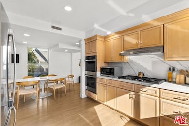 1650 Clear View Dr, Beverly Hills, CA 90210 - photo 6