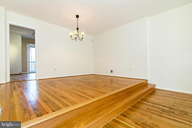 12017 Insha Ct, Reston, VA 20191 - photo 5