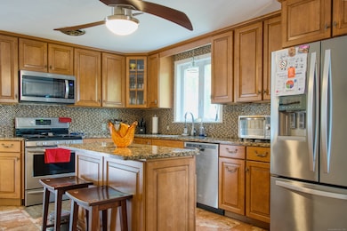 64 Evergreen Ave, Hamden, CT 06518 - photo 5