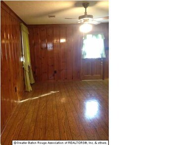 dining area w/ front door
