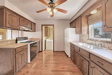 1106 N Indiana St, Weatherford, OK 73096 - photo 5