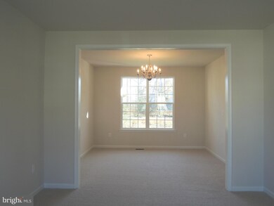 7360 Tottenham Dr, White Plains, MD 20695 - photo 5