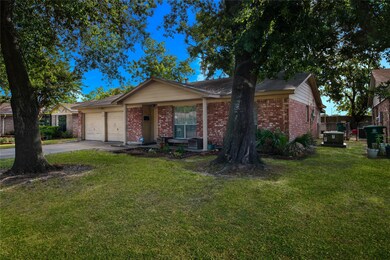 8914 Sunnywood Dr, Houston, TX 77088 - photo 2