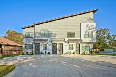 9002 Kelburn Dr unit C, Houston, TX 77016 - photo 2