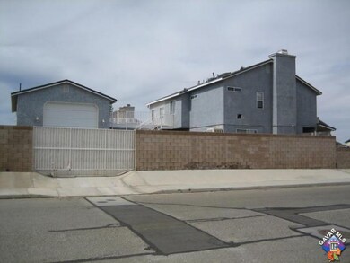 3271 Emerald St, Rosamond, CA 93560 - photo 2