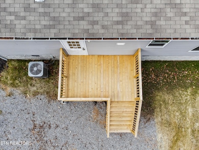 120 N Hillcrest Dr, Spring City, TN 37381 - photo 5