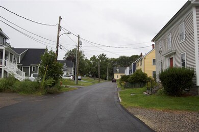 11 Lincoln Ave unit 4, New Market, NH 03857 - photo 5