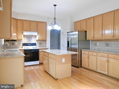 2004 Willow Glen Ct, Crofton, MD 21114 - photo 4