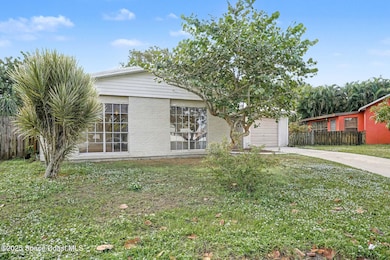 676 Thomas Jefferson Ln, Melbourne, FL 32904 - photo 4