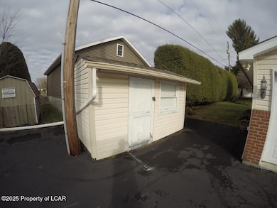 701 Muir Ave, Hazleton, PA 18201 - photo 5