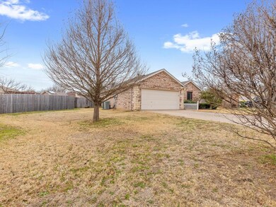 820 Wandering Ct, Granbury, TX 76049 - photo 6