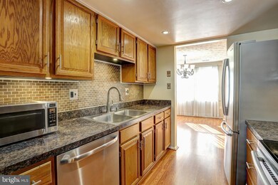 10603 Delfield Ct, Laurel, MD 20723 - photo 6