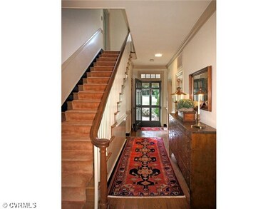 Foyer - The gracious entrance hall welcomes you to