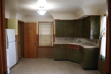 536 North Dr, Wyandotte, MI 48192 - photo 6