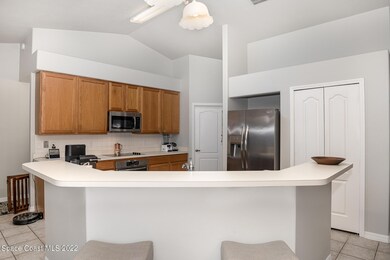 Kitchen with Breakfast Bar