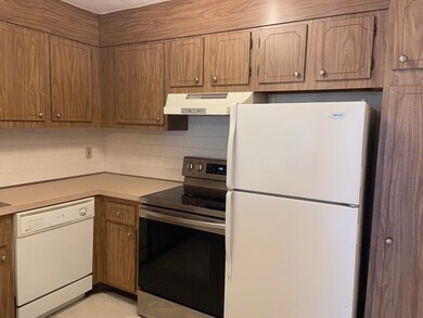 79 Walnut St unit 5, Newtonville, MA 02460 - photo 6