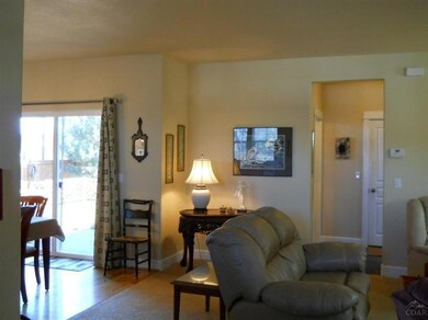 1490 NW Hemlock Ave, Redmond, OR 97756 - photo 4