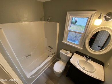 1013 Foscue Dr, Jacksonville, NC 28540 - photo 6