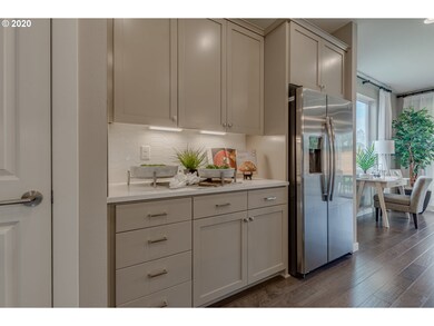 1566 N Spruce St, Canby, OR 97013 - photo 6