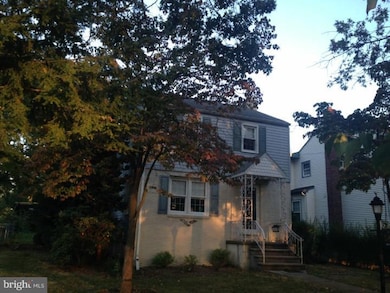 711 Lees Ln, Collingswood, NJ 08108 - photo 2